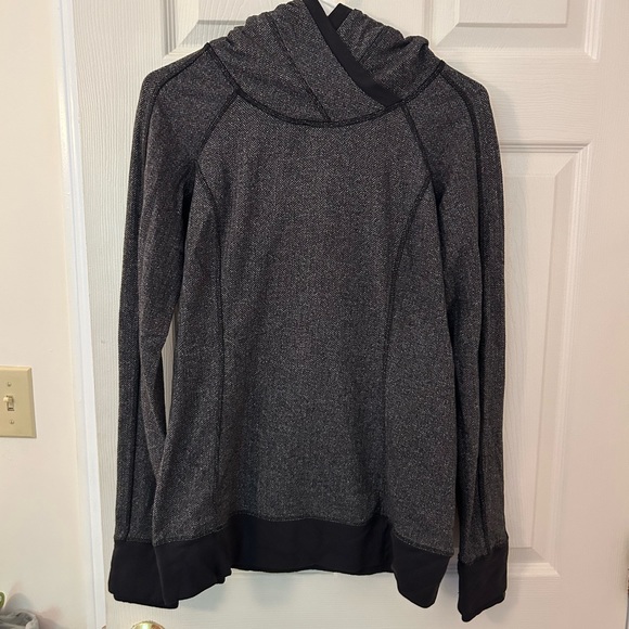 Lululemon running sweatshirt hoodie top size 8 - Picture 3 of 7